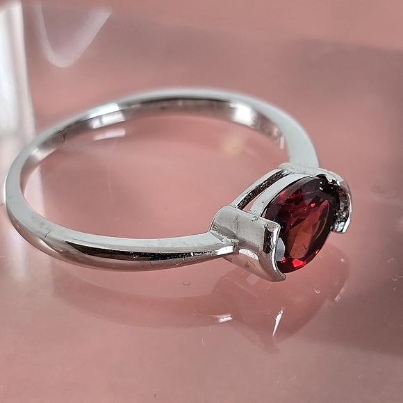Natural Garnet 925 Sterling Silver Ring Sz 8 - Picture 6 of 8